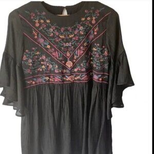 Beautiful Black & Floral Embroidery Baby Doll Tunic | Size S | UMGEE  EUC